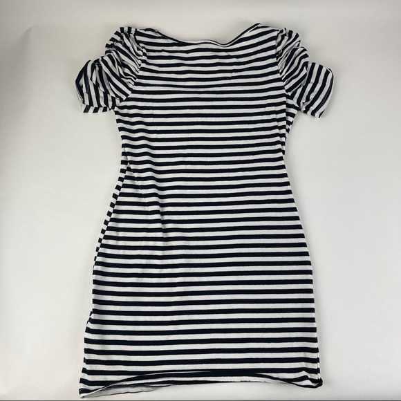 H&M Dress Womens Medium Blue White Striped Round Neck Scrunched Sleeve - Picture 3 of 8